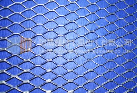 Self furring metal lath