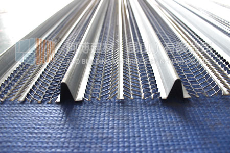 Spray lath